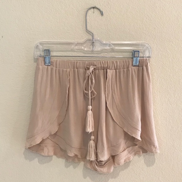 Pants - Cream Colored Drawstring Shorts
